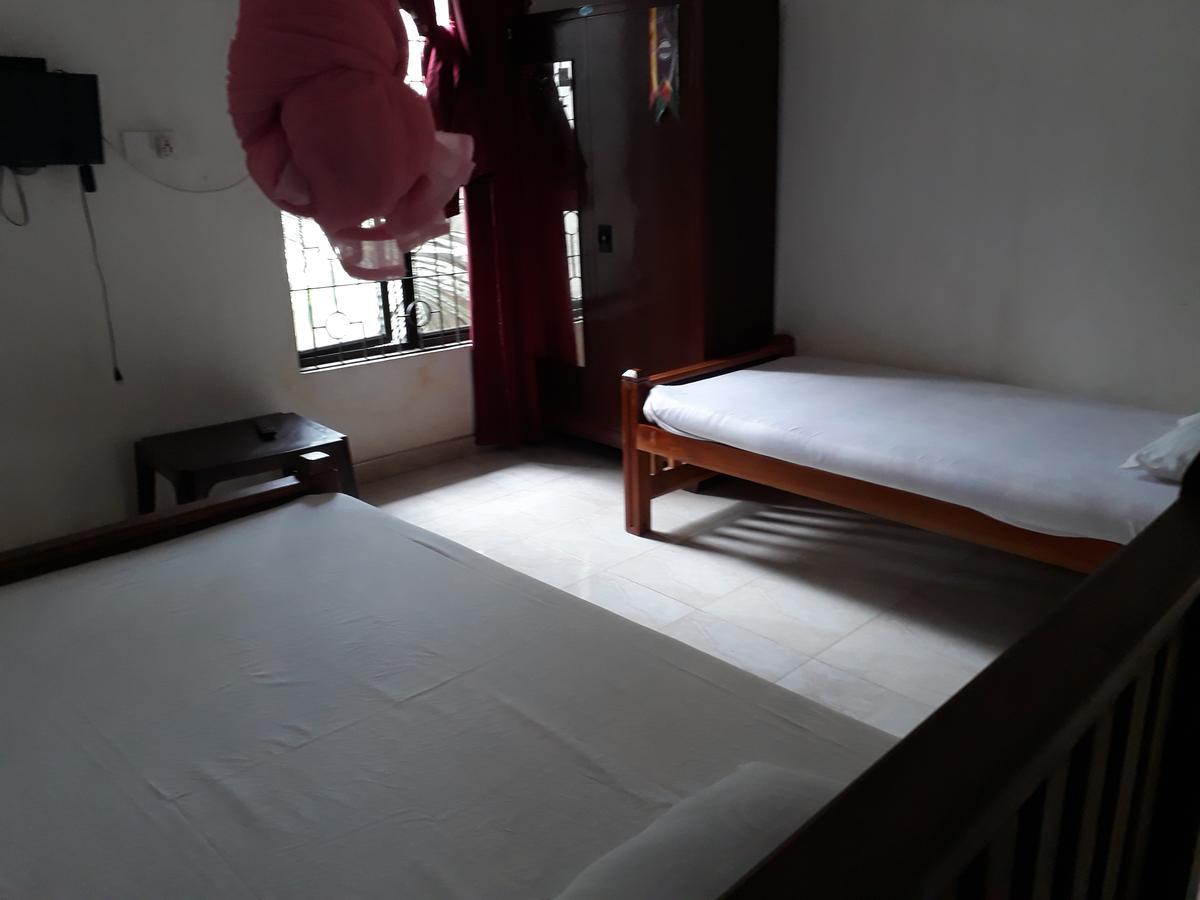 Indra Hotel Kaduruwela 波隆纳鲁沃 客房 照片